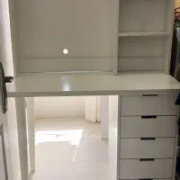 میز تحریر .