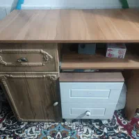 میز کامپیوتر در حد نو