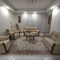 ست مبلمان راحتی همراه با میز عسلی و جلو مبلی