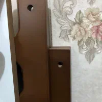 تخت کنار مادر قهوه ای