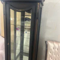 ویترین چوبی بسیار تمیز