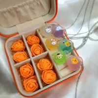 گردنبند های لیوان شبتاب دارای طرح های عروسکی