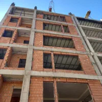 کارگری وسیمانکاری هم انجام میدم