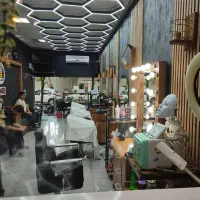 ارایشگر ماهر مردانه نیازمندیم حقوق عالی