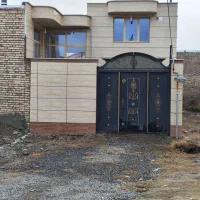 خانه واقع در بنگین نورگیری سه طرفه