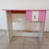 میز تحریر در حد نو