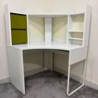 میز مطالعه حرفه‌ای گوشه‌ای  طراحی مدرن و کاربردی
