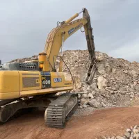 بیل کوماتسو ۴۰۰-۷