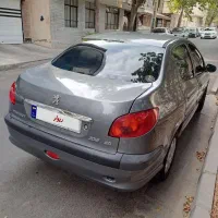 ۲۰۶ SD V8 مدل ۹۷ خاکستری،  ۱۵۰۰۰۰ کارکرد