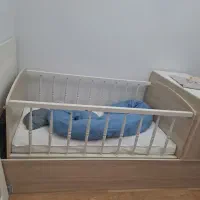 گهواره داخل تخت نوزاد به همراه تشک