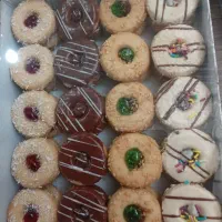 شیرینی زبان و مربایی پیلوپک و جعبه