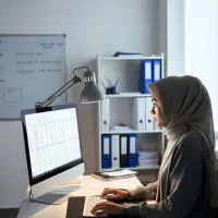استخدام کارمند خانم مسلط به زبان انگلیسی یا عربی