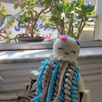 عروسک|اسباببازی بچه|آستانه اشرفیه, |دیوار