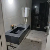 نصب کاشی سرامیک بین کابینت وسنگ