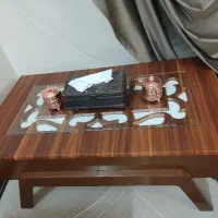 میز جلو مبلی تمیز دارای کشو