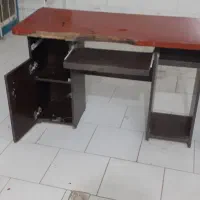 دو عدد میز و صندلی