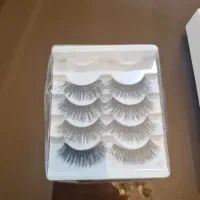 تعدادی مژه مصنوعی نو