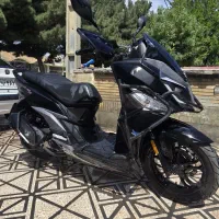 sym j200