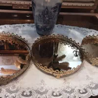 سه عدد سینی برنجی پایه دار