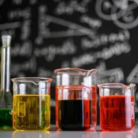 مسئول فنی آزمایشگاه شیمی دارای پروانه