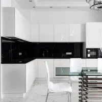 اجرای کاشی بین کابینت