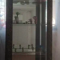 آینه. ساعت. بوفه