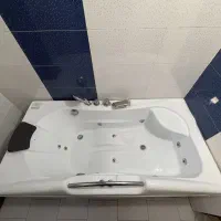جکوزی با شیرآلات