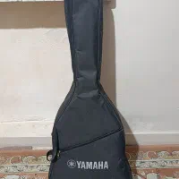 گیتار یاماها C40
