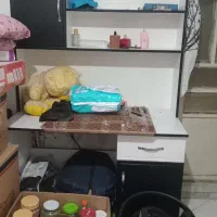 تخت و میز تحریر