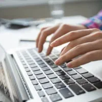 نیاز به تایپیست حرفه ای جهت کار در مرکز درمانی