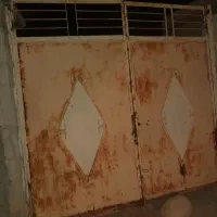 در بزرگ سه متری ماشین روی