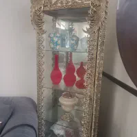 میز و بوفه و ساعت