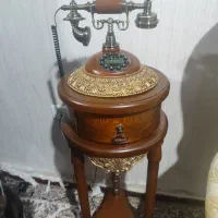 تلفن انتیک ایستاده