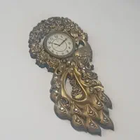 ساعت دیواری تمیز