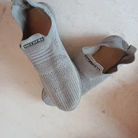 کتونی پارچه ای راحتی سایز ۴۰ در حد نو کاملا سالم