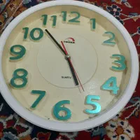 ساعت دیواری  درحده نو