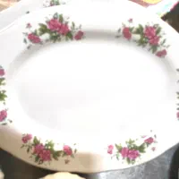 ظروف گل سرخ