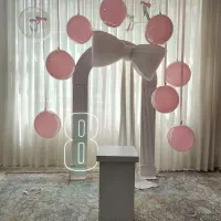 دکور تولد همراه میز بک گراند چوبی و فلزی
