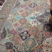 یه عدد فرش ۱۲متری به فروش میرود.