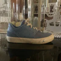 یک جفت کفش جردن اصل