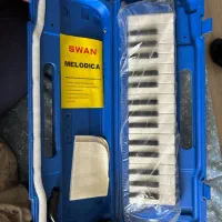 ملودیکا swan