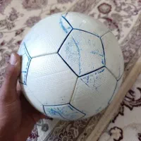 معاوضه توپ فوتبال با توپ والیبال