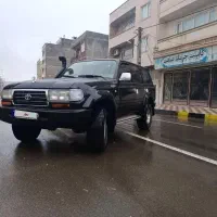 تویوتا لندکروز