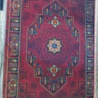 یک تخته فرش ۳×۴به رنگ قرمز جدید ۷۰۰شانه میفروشم