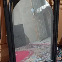 آینه دور قاب محکم