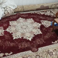 دو عدد فرش نه متری مبل هفت نفره وکمد لباس لب تاپ