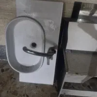 روشویی بزرگ همراه آینه و شیر و باکس کمد