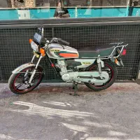 موتور هندا .هانی .۱۲۵ نقره ای تمیز.مدارک کامل