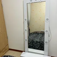 آینه دور چراغدار