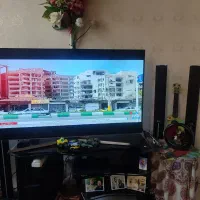 تلویزیون ال ای دی ۴۲ اینچ سامسونگ با میز